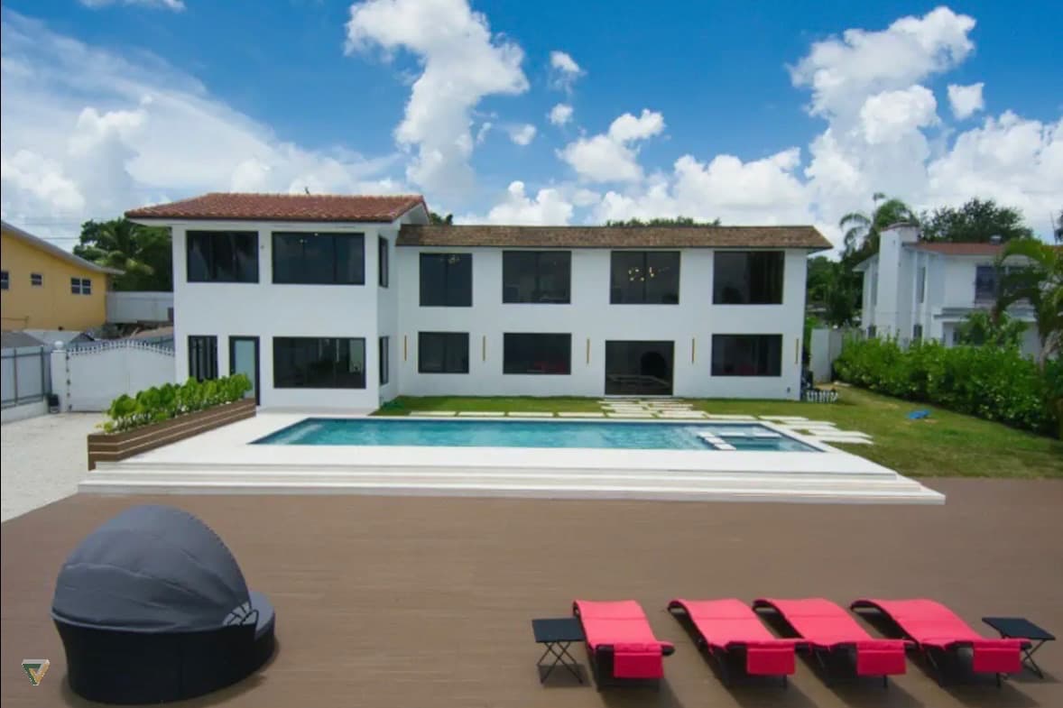 Villa Unique Vibe | 5BR Luxury Mansion with Disco Room & Pool in FL, USA