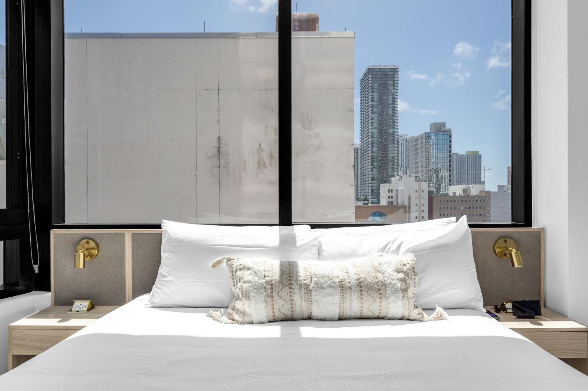 Downtown Vibe | Bright 1BR at District 225, Rooftop Pool, Gym, Miami in FL 33128, USA